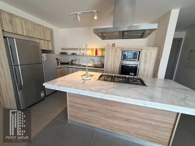 **Fully finished 3-bedroom chalet with sea and lagoon views, ready for immediate delivery. **