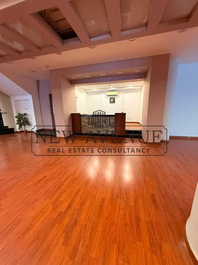 محل تجاري مشطب بالكامل بالتكييفات  للبيع مباشره علي شارع مكرم عبيد بمدينه نصر Makram Ebaid Nasr City