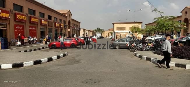 للبيع فى مدينة الرحاب محل قطاع الD موقع مميز مساحة 100م