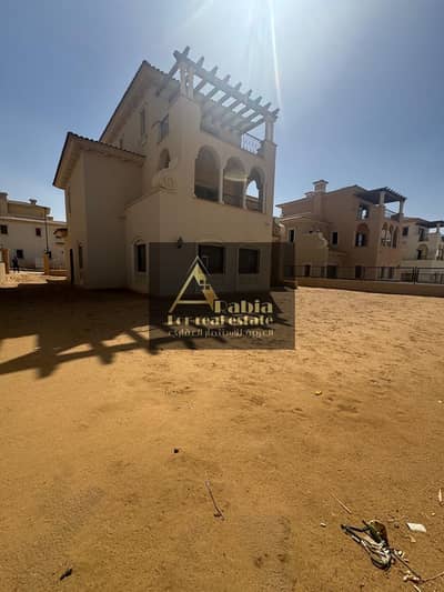 فيلا فاخرة بإطلالة مباشرة على ملعب الجولف | سيتي جيت – مرحلة جارنت