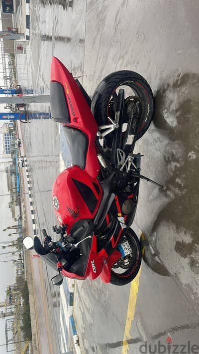 موتوسيكل F 4 I sport