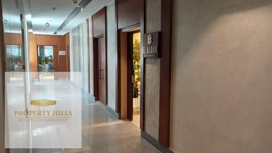 مقر إداري VIP استلام فوري 430م بڨيو علي الواجهه متشطب جاهز للمعاينة في التجمع علي شارع التسعين دايركت في المستثمرين الشمالية