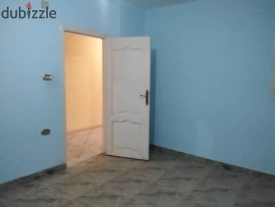 Apartment 100 m for annual rental modern family or groom super lux finishing includes all amenities water, electricity, and natural gas 3 bedrooms reception in two parts kitchen bathroom sixth floor upper very comfortable staircase in Alexandria Al-Agamy kilo 21 entrance October 2 in a very distinguished location