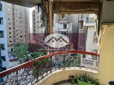 شقه للبيع في كورنيش المعادي دور خامس ٢٨٠ متر