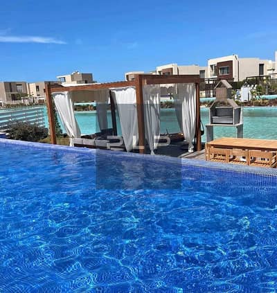 فيلا للبيع متشطبه و مفروشه استلام فوري بسعر لقطه في قريه هاسيندا باي Hacienda Bay