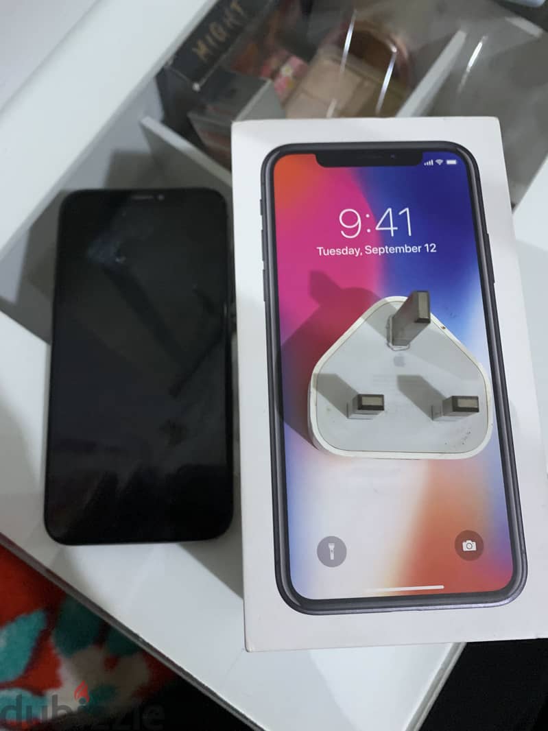 Apple - iPhone X 4