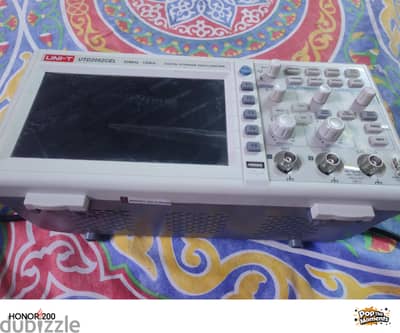 اوسلوسكوب يوني تي 2052  oscilloscope راسم اشاره
