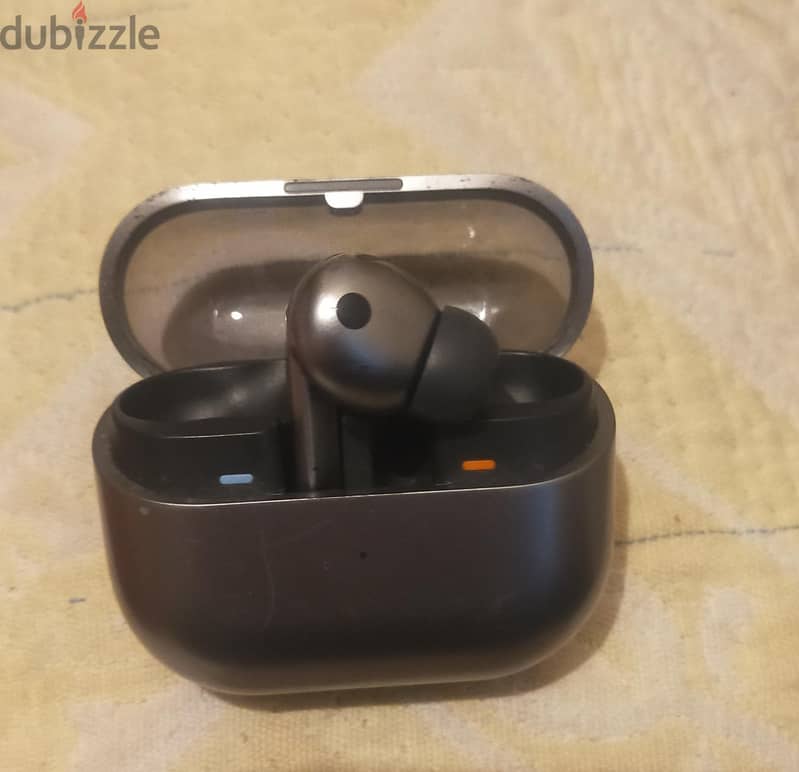 Galaxy buds 3 pro box 2