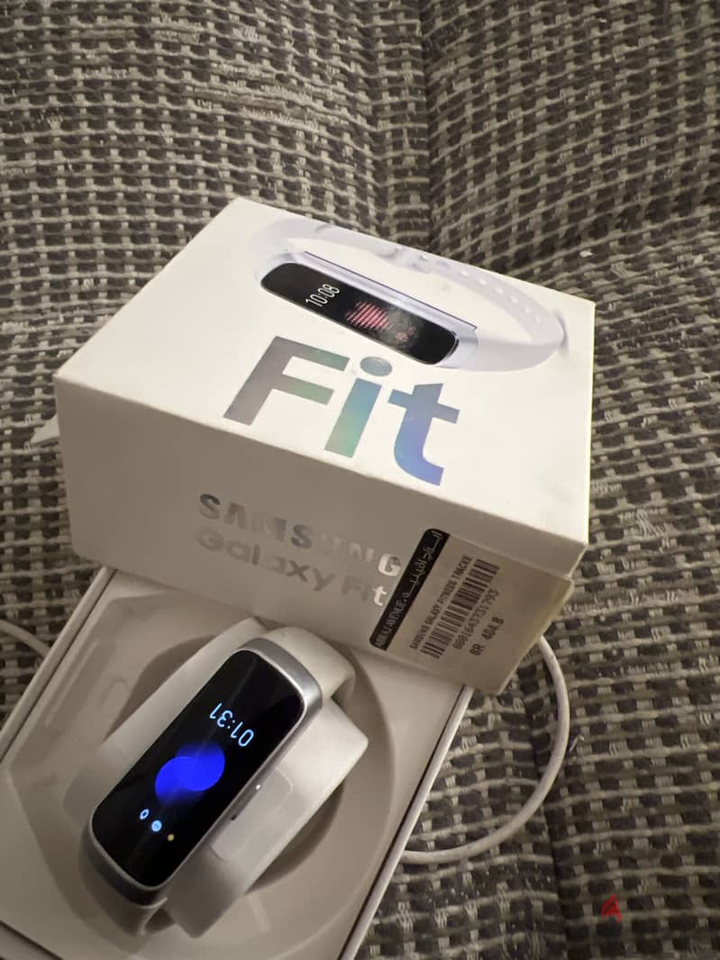 galaxy fit smart watch 1