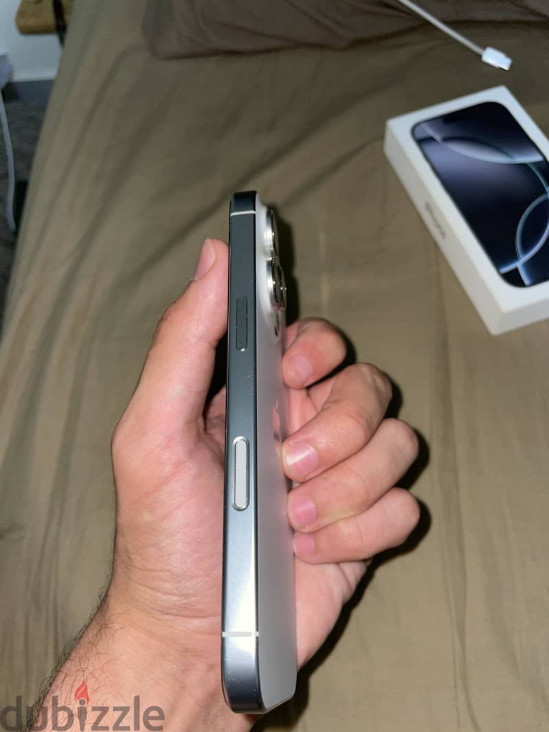 Apple - iPhone 16 Pro 4