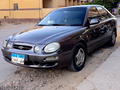 كيا شوما 2001