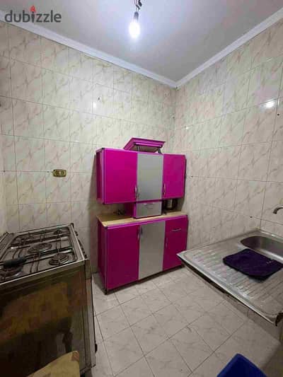 Furnished apartment in Maadi with 3 rooms close to the metro and Freedom Square, side street behind Maadi ambulance, fourth floor, staircase