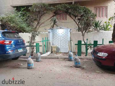 شقه مفروشه في المعادي شارع 103 ارضي بجنينه مدخل خاص مكونه من 3غرف ريسبشن 2حمام مطبخ غاز طبيعي جنينه خاصه موقع راقي وهادي جداا