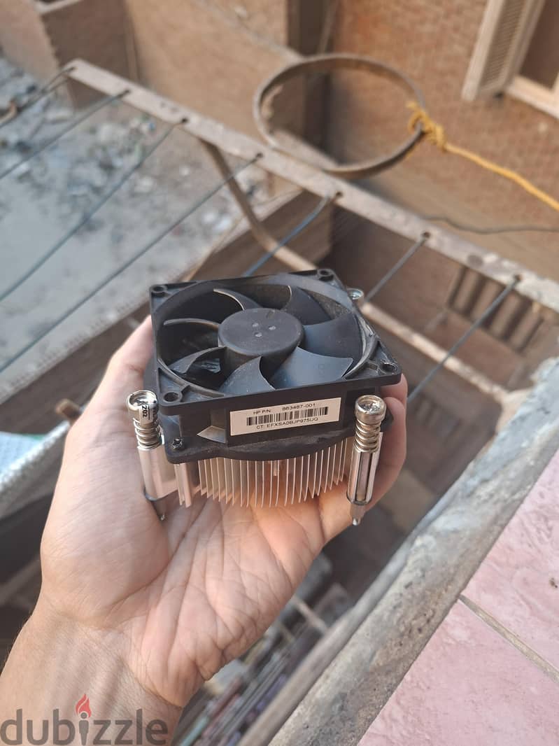 Intel core i7-6700 + Stock cooler 1