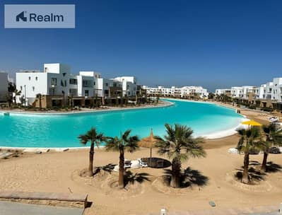 اشترِ شقتك بمقدم 5% فقط، وابدأ حياتك الآن في الجونة بإطلالة رائعة على كريستال لاجون واسعة.
