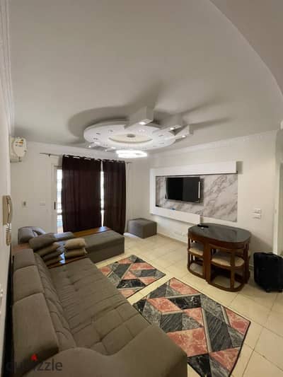 مفروش مدينتي b6 المساحه 93م المجموعه 62 الدور الرابع تفاصيل الشقه 2نوم 1حمام فيو جاردن غاز طبيعي / مكيفه بالكامل أسرة فقط المده سنة مطلوب 21,000 01090