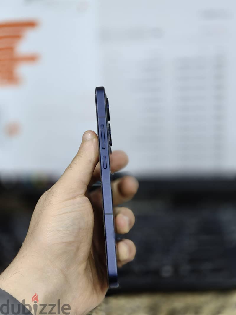 OPPO Reno13 4