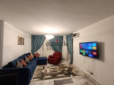 للايجار مفروش مدينتي B6 المساحه :124 3نوم 1حمام دور ارضي فيو شارع وجاردن جانبي مكيفه بالكامل واي فاي خدمه صيانه مجانا (الفرش جديد) الايجار 22000