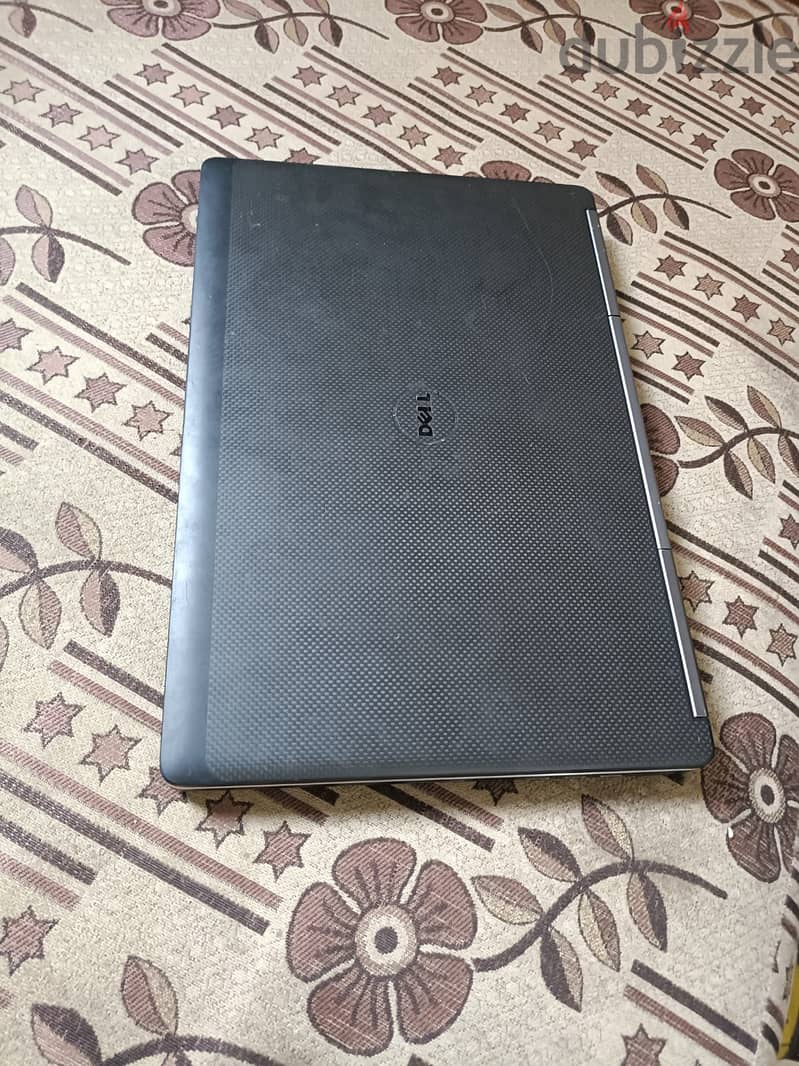 Dell Precision 7720 Workstation 1