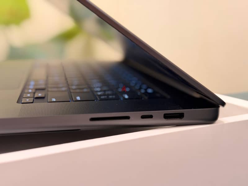 MacBook M4 Pro 16-inch 1