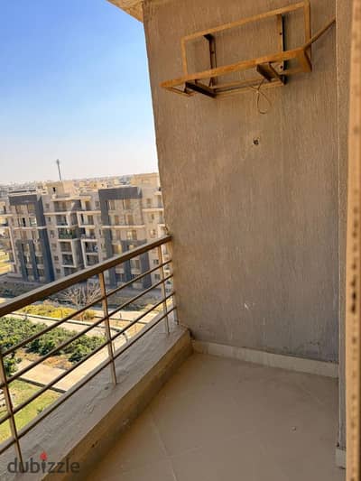 للايجار شقه في كومبوند دار مصر الاندلس القاهره الجديده زون 3 مباشره علي التسعين الجنوبي وامام كومبوند الهايد بارك ودقايق للجامعه الامريكيه بفيو جاردن