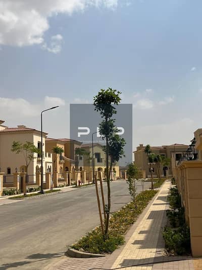 أقل سعر توين هاوس مميز وبموقع مميز جدًا للبيع في سيتي جيت التجمع  City Gate New Cairo