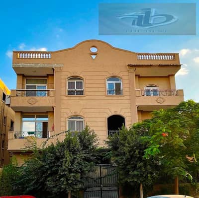  فرصة مميزة لامتلاك شقة تشطيب سوبر لوكس في البنفسج 9 فيلات – موقع هادئ وراقي   البنفسج 9 فيلات – التجمع الخامس بالقرب من واتر واي، في واحدة من أرق