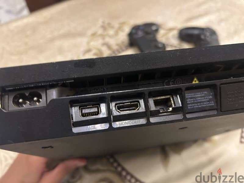 Play station 4 silm 1