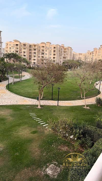 ‎Apartment 211m for sale in Madinaty B B1‎  ‎Ultra Super Lux Finishing (First Residence)‎  ‎A distinctive view of the Wide Garden‎  ‎Steps to Madinaty