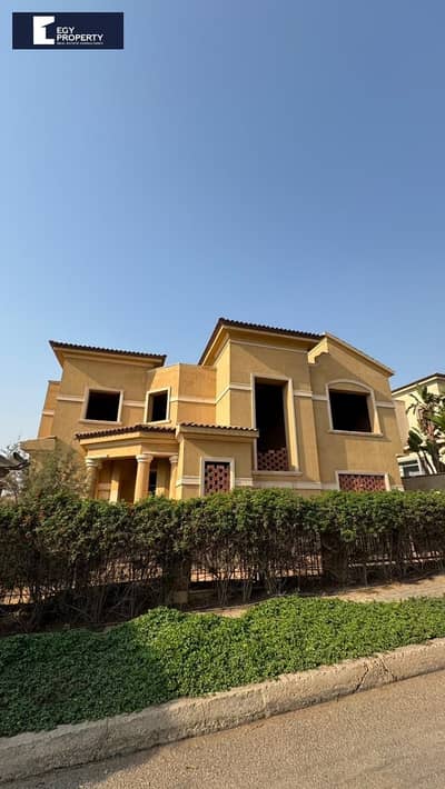 فيلا للبيع استلام فوري بفيو علي الجولف موقع خيالي في ليك فيو التجمع الخامس  Lake View