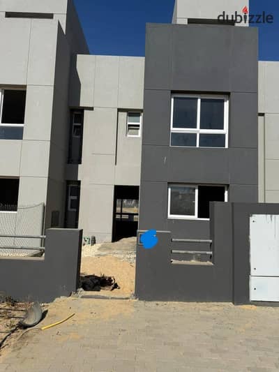 تاون هاوس 200م للبيع من مالك اصيل وعليها تفاوض  فيو لاند سكيب في كيان في 6اكتوبرKayan Compound, 6th of October City