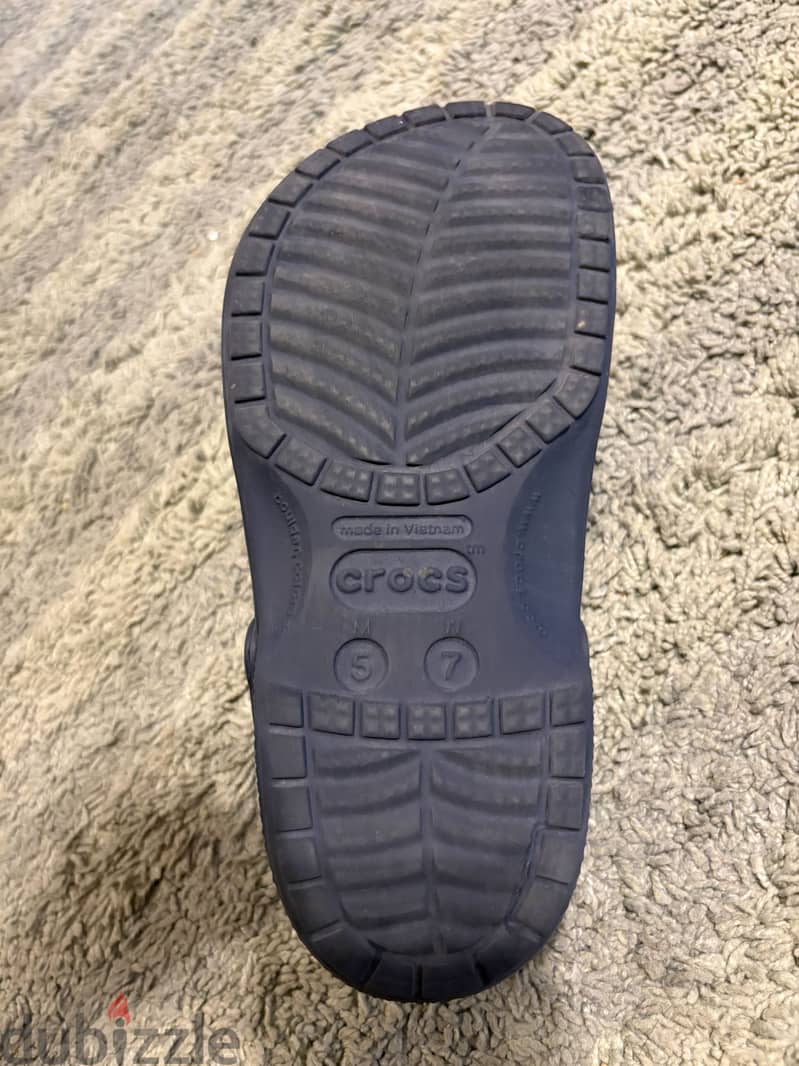Crocs 7
