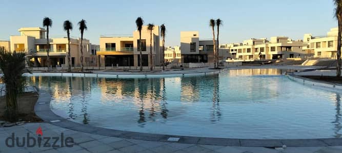 فيلا فخمة جاهزة متشطبة صف اول علي البحر للبيع في راس الحكمة