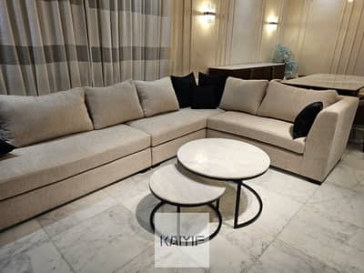شقة مفروشة للإيجار في جاليريا مون فالي Galleria Moon Valley تشطيب فاخر وفرش مودرن بالكامل في موقع مميز داخل الكمبوند جاهزة للسكن فورًا
