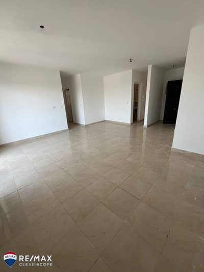 شقة للإيجار في مدينتي B10 | 116م² | 3 غرف نوم | فيو شارع | تشطيب شركة