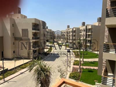 شقة  للبيع في فلاورز بارك | جاهزة للسكن | موقع مميز| دقيقتين عن الجامعة الأمريكية  - Flowers Park
