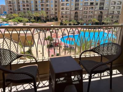 شاليه فاخر للإيجار بقرية أكوا فيو (Aqua View) أمام البيسين مباشرة
