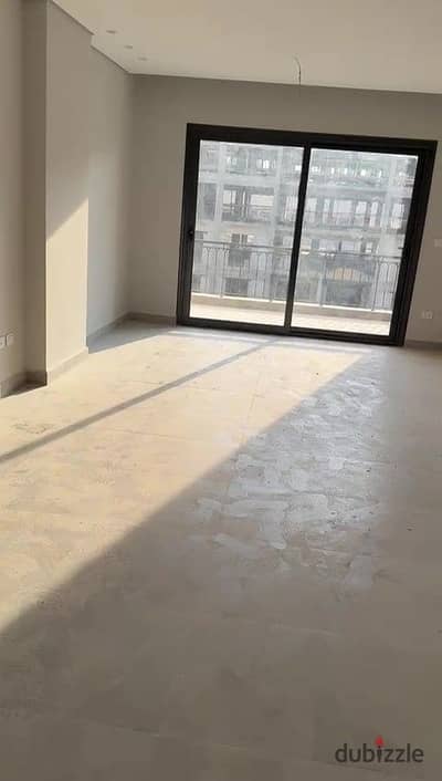 شقة للإيجار في كمبوند فيلدج وست – مطبخ وتكييفات