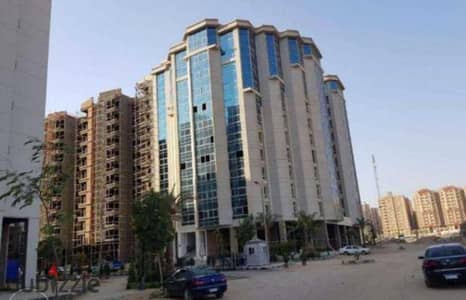 شقة للبيع في كمبوند بافاريا على دائري المعادي، نصف تشطيب لتشطيبها على ذوقك، بفيو مفتوح، مع باكيتين جراج.