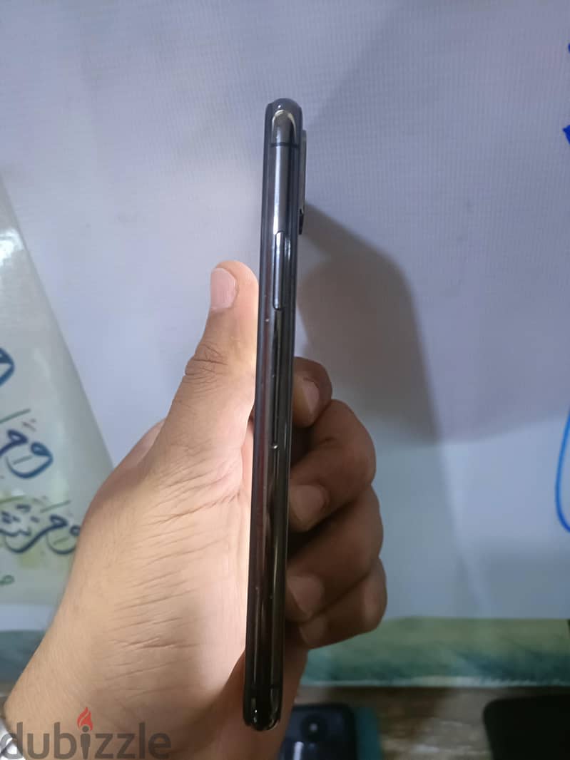 Apple - iPhone X 4