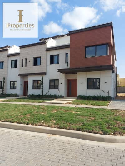 Azzar 2 For Sale  Town House 225m Prime Location With Installments