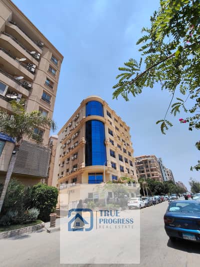  فرصة استثمارية نادرة في قلب المعادي أدوار إدارية وتجارية للبيع داخل مبنى مميز بعقود إيجار مع كبرى الشركات.   كل دور متاح للبيع بشكل مستقل، مع إمكانية شراء أكثر من دور حسب احتياجات المستثمر.