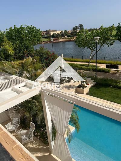 Villa for rent featuring a direct lake view and a private pool perfect for those seeking privacy and tranquility Ideally located in the Verona marassi