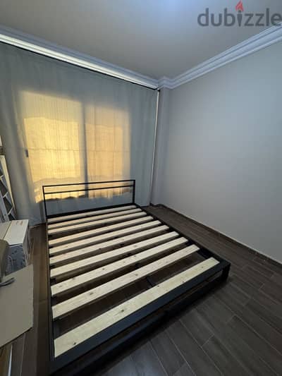 160 cm * 200 cm steel black bed