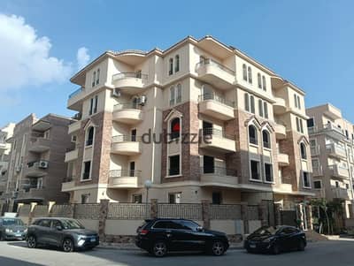 للبيع شقة مميزة – كمبوند الكناريا