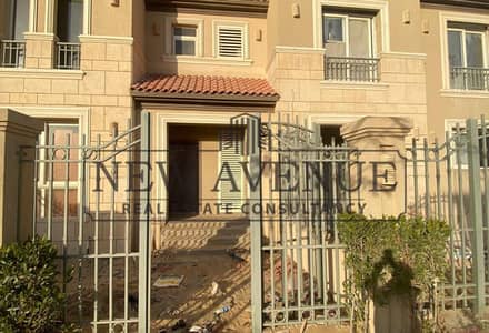 Ready to move town house for sale in la vista city new capital