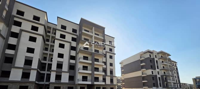 Get your fully finished apartment in the heart of Shorouk, directly on the Suez Road, at a bargain price!
