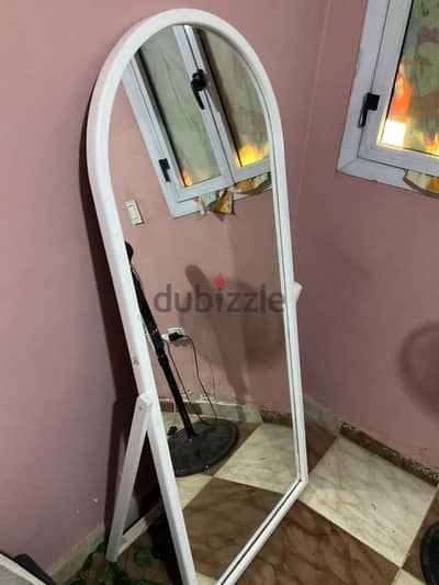 مرايا استاند