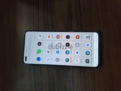 للبيع Oppo A93 بحالة ممتازة جدًا.