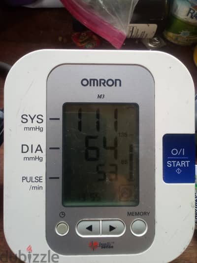 جهاز قياس ضغط الدم للذراع -M3- Omron) HEM 7200)